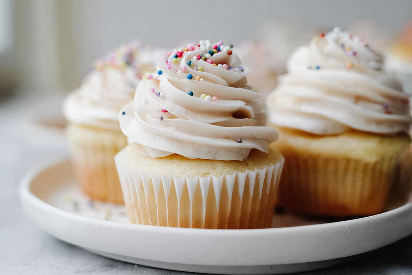 White Cupcakes